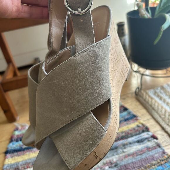 Franco Sarto Tan Wedge Sandals with Crossover Straps 9 - Picture 11 of 16